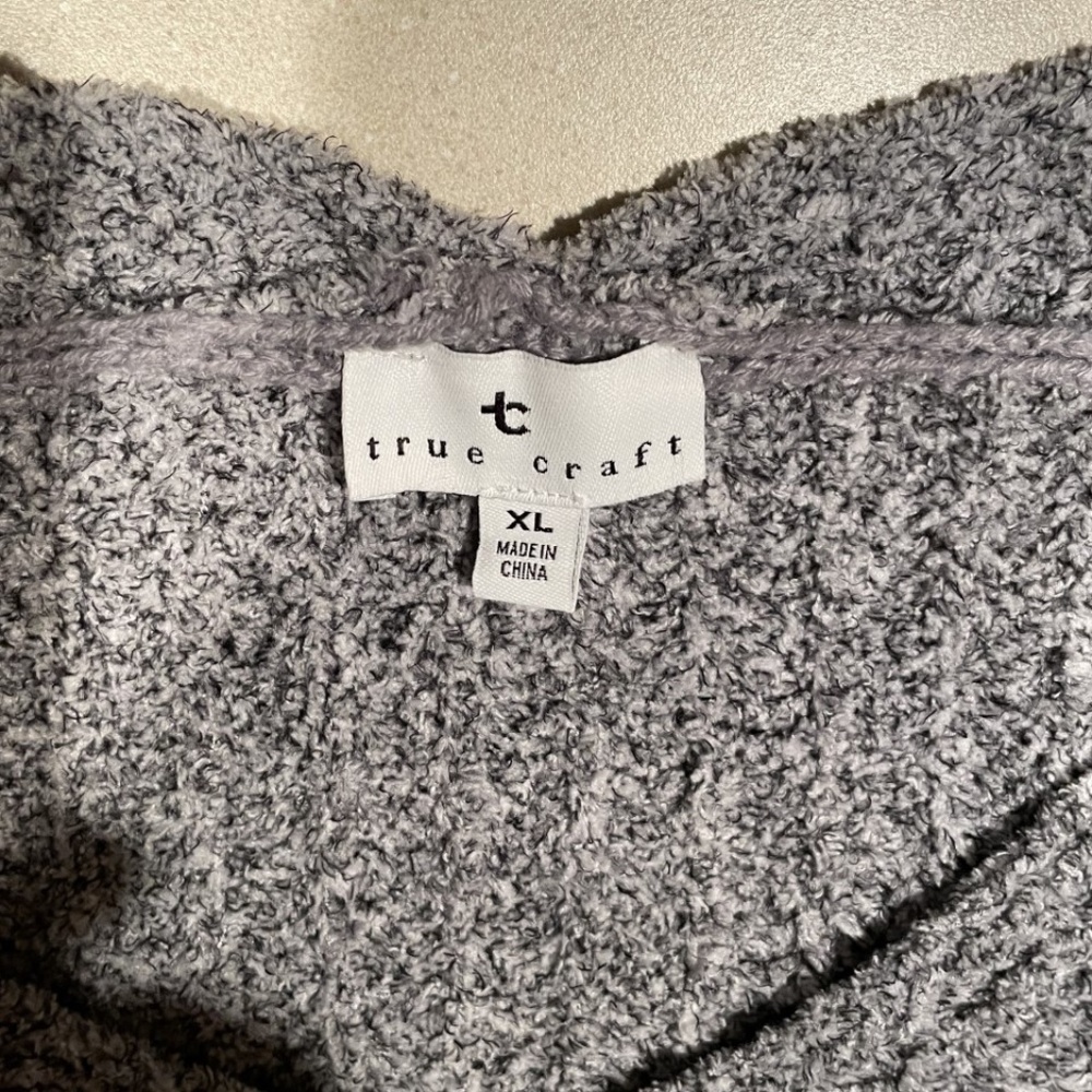 Sweater - Picture 4 of 4